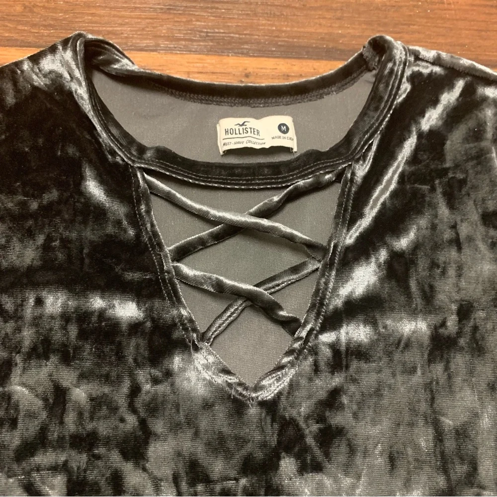 Hollister Women’s Sz M Gray Velvet-Feel Polyester Elastane Long Sleeve Crop Top - Picture 5 of 9